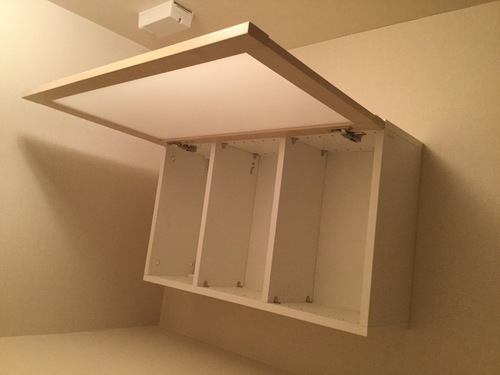 交渉中です Ikeaの吊り棚扉付き中古 引き取り限定です ヤング 経堂の収納家具 棚 シェルフ の中古あげます 譲ります ジモティーで不用品の処分