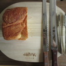 パン切り分けまな板、ナイフ、木製お皿