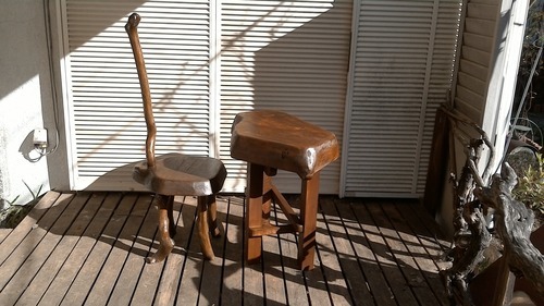おもしろ家具ー孤独な賢者の椅子１脚と寄木のテーブルセット
