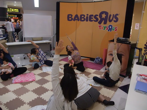 6 17トイザラスベビーザらス新浦安店 Jaha ベビーヨガ ママヨガ無料体験会 Jaha Moe 新浦安の育児のイベント参加者募集 無料掲載の掲示板 ジモティー