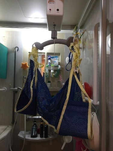 リフターハンモック型入浴補助器具