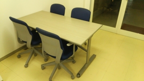 オフィス家具　商談机＋椅子4脚　一式