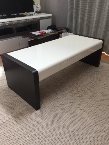 ほぼ新品  テーブル
