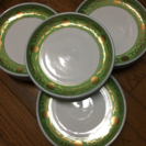 皿 緑縁 1枚200円