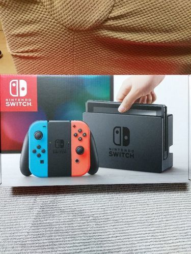 保証三年付き　新品任天堂スイッチ　カラー