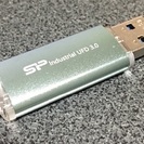 8GB USBメモリ ※フタ無し