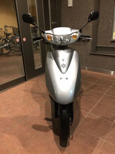 空冷バイク。ホンダ、AF62, ディオ , 優れたエンジン。どちらのタイヤも非常に良い状態です。