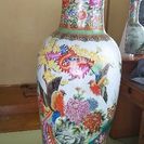 色彩豊かな大きな壺！  旅館やホテルの入口応接室にいかがですか？