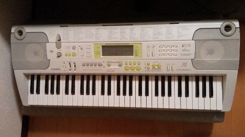 CASIOの電子キーボード