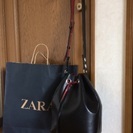 ZARA コントラスト巾着型バック