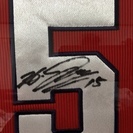 広島カープ　黒田　直筆サイン入り　レプリカユニフォーム　ビジター用赤　額縁付き