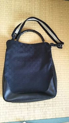 【取引中】正規品 グッチ ワンショルダーバック(大)