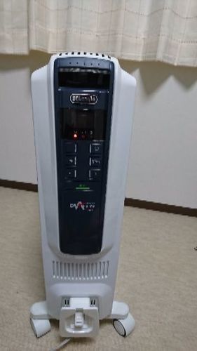 美品❤️デロンギ オイルヒーターTDDS0712BL
