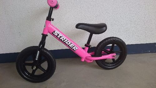 【お譲り先決定しました】ストライダー 【正規品】ピンク