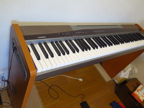 電子ピアノ(CASIO) Privia px-100 スタンド、ペダル付 7000円
