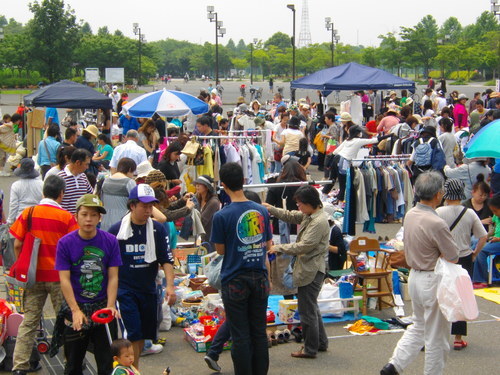 ５月５日 金祝 柏の葉公園フリーマーケット リサイクルマン 柏の葉キャンパスのフリーマーケット のイベント参加者募集 無料掲載の掲示板 ジモティー