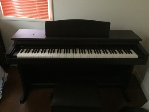 Roland製 電子ピアノ
