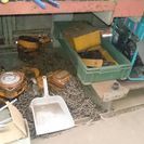 重量物搬入工具、電動工具、その他倉庫内の整理をしています。