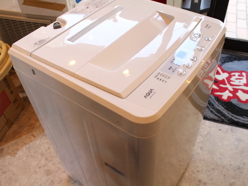 ハイアール　Haier AQUA　全自動電気洗濯機　AQW-S451　2013年製