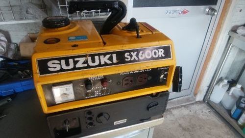 【商談中】大人気！スズキ超小型発電機