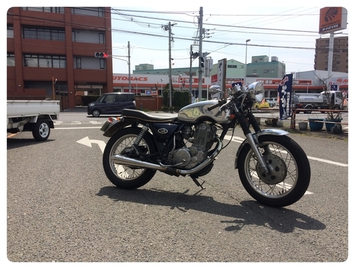 SR400　カフェレーサー　アルミタンク　ウエリントンマフラー