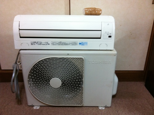 トーシバ8畳～12畳用！お掃除機能付き！！