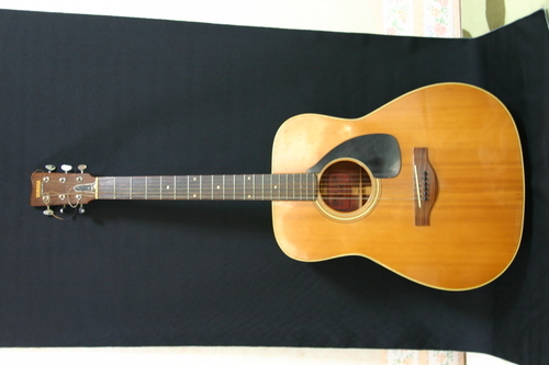 弦楽器、ギター YAMAHA FG-180
