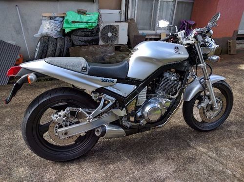 ヤマハsrx400です。かなり程度は良いです。消耗品（タイヤ、前後ブレーキパッド交換、イリジュウムプラグ、ハイテンションコード）最終型です。一度、ご覧下さい。自信を持ってお勧め致します!