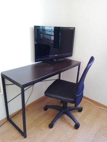 交渉中　テーブルとオフィスチェアのセット