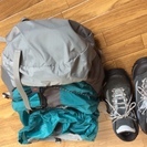未使用のモンベル登山用靴、バックパックのセット