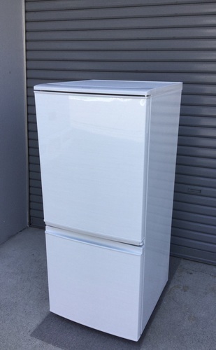 ＜ほぼ未使用品＞ シャープ 2ドア冷蔵庫 [137L・つけかえどっちもドア] SJ-D14C-W ホワイト系