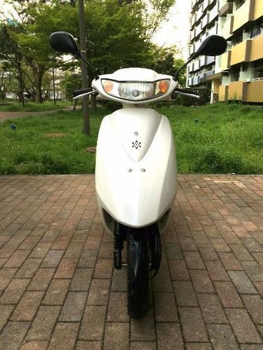 優れたエンジン。ホンダ、ディオ、AF62。両方のタイヤはほぼ新品です。バッテリーは新品です。空冷バイク。