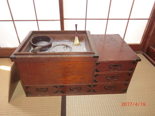 古民芸家具：長火鉢