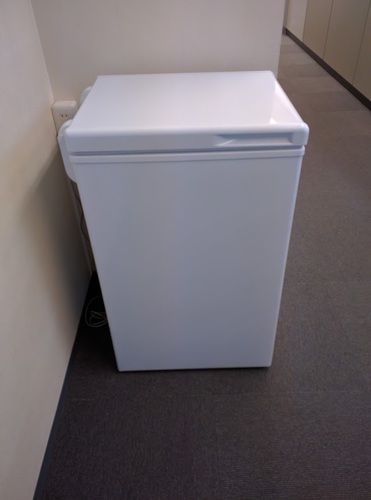 最終値下げ 冷凍庫2015年製オフィス使用きれいです 冷蔵庫