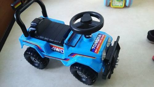 子供の車のおもちゃ トヨタ ランクル Yasu 藤沢のおもちゃの中古あげます 譲ります ジモティーで不用品の処分