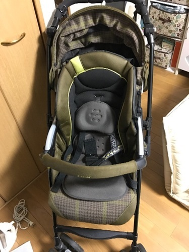 コンビ ベビーカー 美品