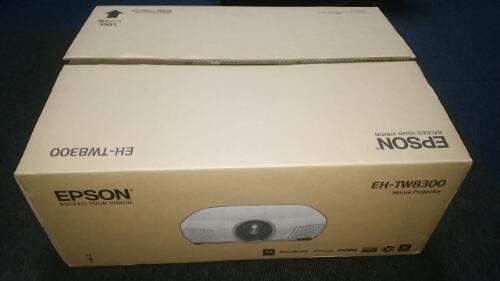 売約済み★ほぼ新品EPSON 4K HDR  3D プロジェクター(o・д・)極美品