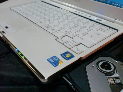 富士通ノートパソコンfmv Biblo Mg G70 Fmvmgg70wyアーバンホワイト美品 シャムキャット 大網の家電の中古あげます 譲ります ジモティーで不用品の処分