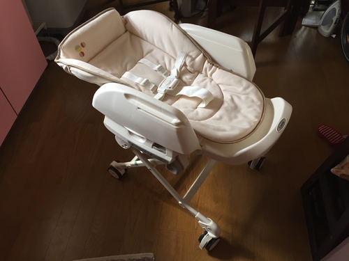 【美品・中古】〈最終値下げ〉新生児・乳児用電動スイングラック（ハイ＆ロースウィングラック／ベビーベッド）