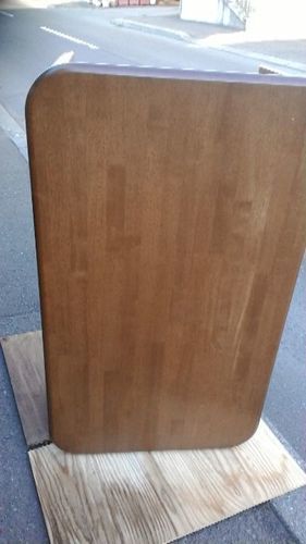 木製のしっかりした座卓