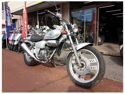 ご成約ありがとうございます。 NO.1389 マグナ50 (MAGNA) 4サイクルエンジン クラッチ付き4速ミッション車 セル付き ☆彡