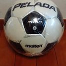 サッカーボール　4号球　PELADA