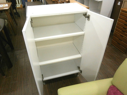 札幌 引き取り Ikea イケア 扉付き 収納棚 キャビネット 白 福助 元町店 元町の収納家具 棚 シェルフ の中古あげます 譲ります ジモティーで不用品の処分