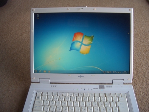 Windows7　 ノートパソコン　FMV-BIBLO NF/A50