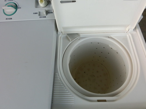 ★２層式洗濯機　２０１４年　ハイアールアクア　３.５ｋ　ＡＱＷ－Ｎ３５　使用少なく美品です。