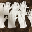 真っ白な手袋