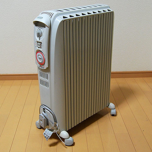 美品 Delonghi デロンギ DRAGON3 D091549EFS オイルヒーター 1500W