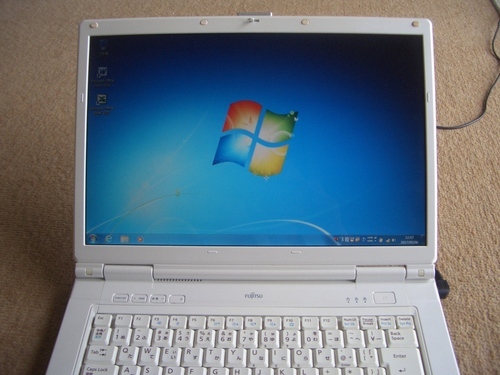 Windows7 ノートパソコン　FMV-BIBLO NF40U
