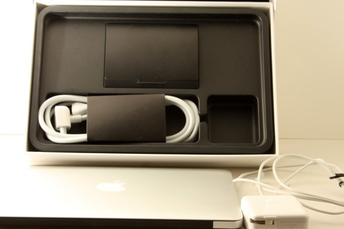 【美品】Apple MacBook Air A1465 11インチ MD711J/B Core i5 1.4/4GB/128G