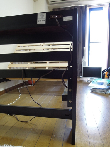 値下げ シングルベッド 黒 ニトリ 棚付きスノコフレーム 12年6月購入 パンダパンチ 川崎のベッド シングルベッド の中古あげます 譲ります ジモティーで不用品の処分